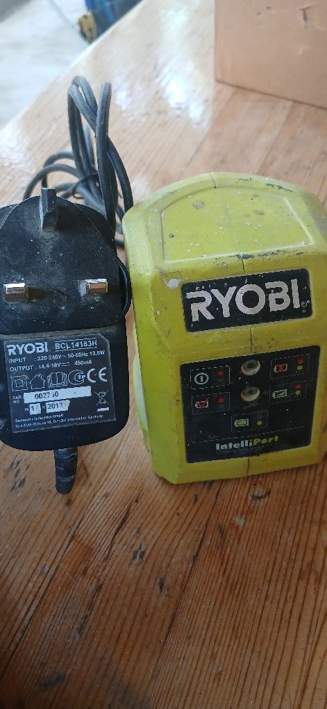 Зарядно за  ryobi