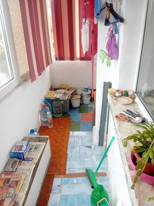 Apartament 2 cam,49mp,etaj3,precista,mobilat,utilat,balcon,centrala