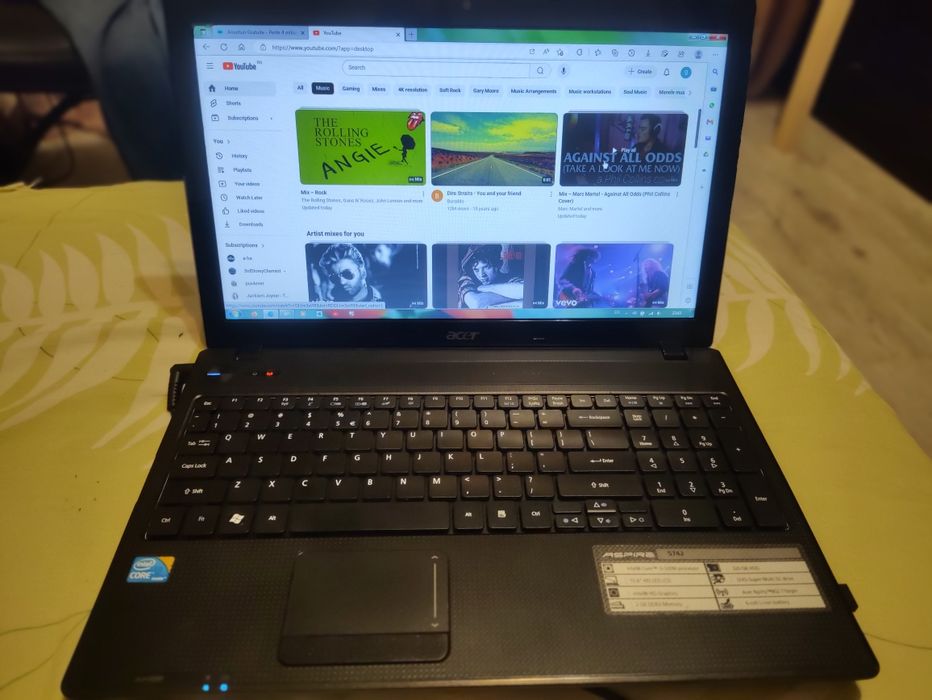 Laptop Acer Aspire 5742 si Macbook A1181
