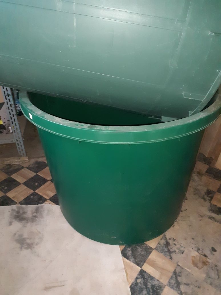 Cadă/butoi de plastic 500l