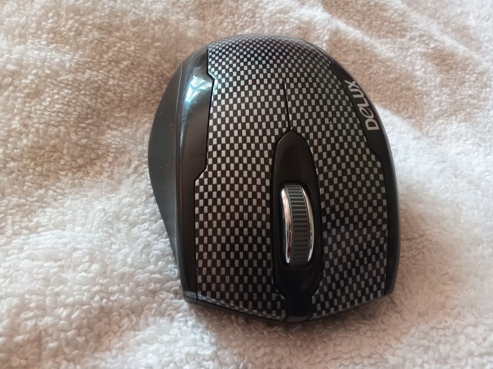 Мишка delux M525