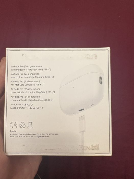 AirPods Pro 2 (2nd generation) folosite