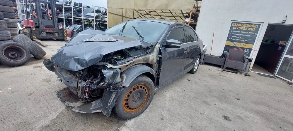 Dezmembrari Volkswagen Jetta 2014 2.5 V5 benzina