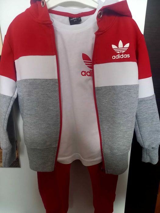 Vând trening 3 piese Adidas