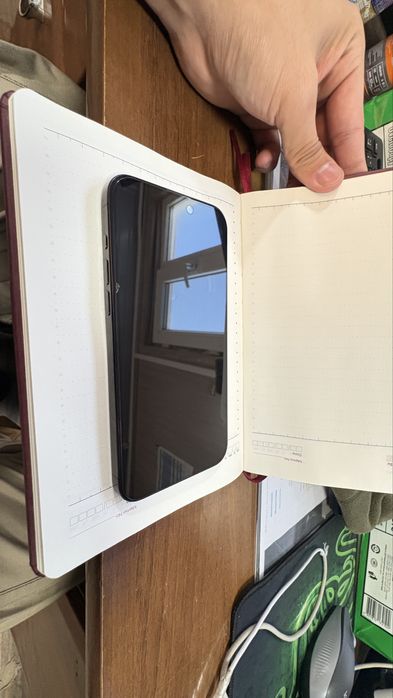Продаю iPhone 15 Pro max 256gb