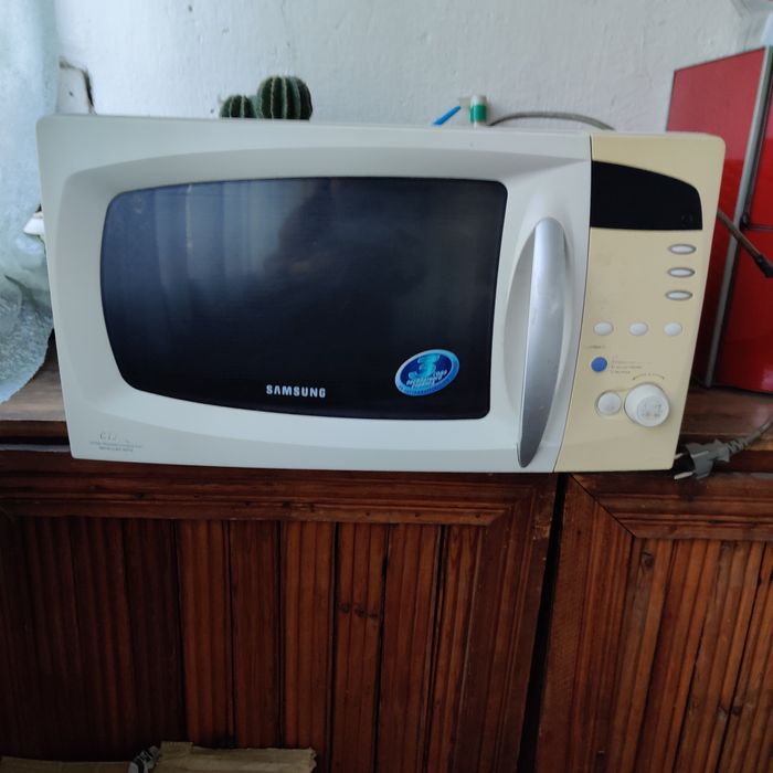 Микроволновая печь Samsung, б/у, рабочая