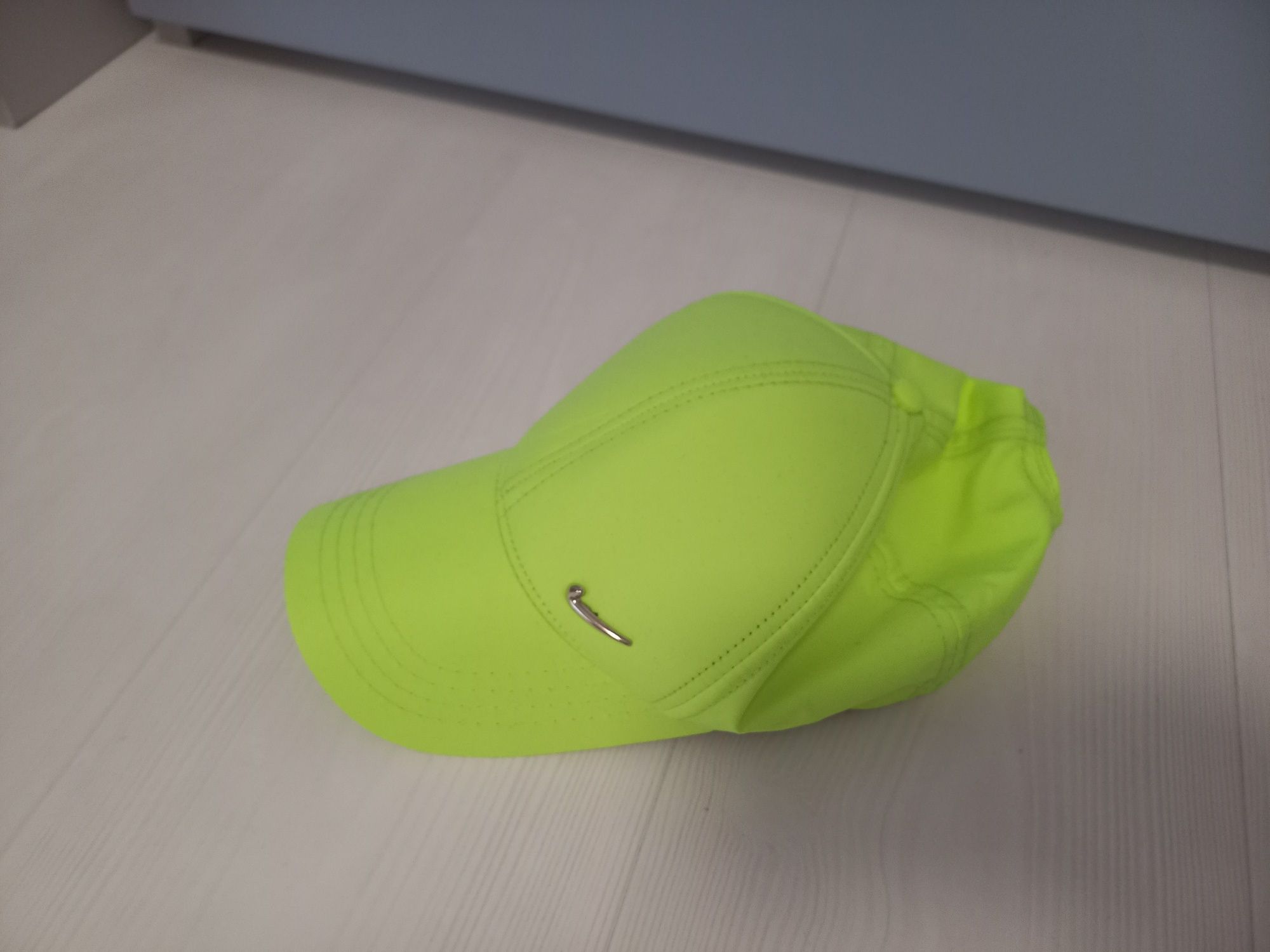 Шапка Nike         .
