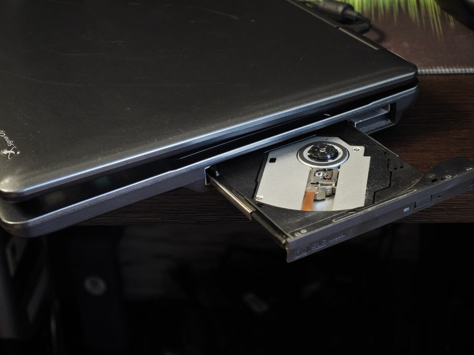 Ноут Ноутбук 15" Ssd диск Windows 10 рабочий в отличном состоянии