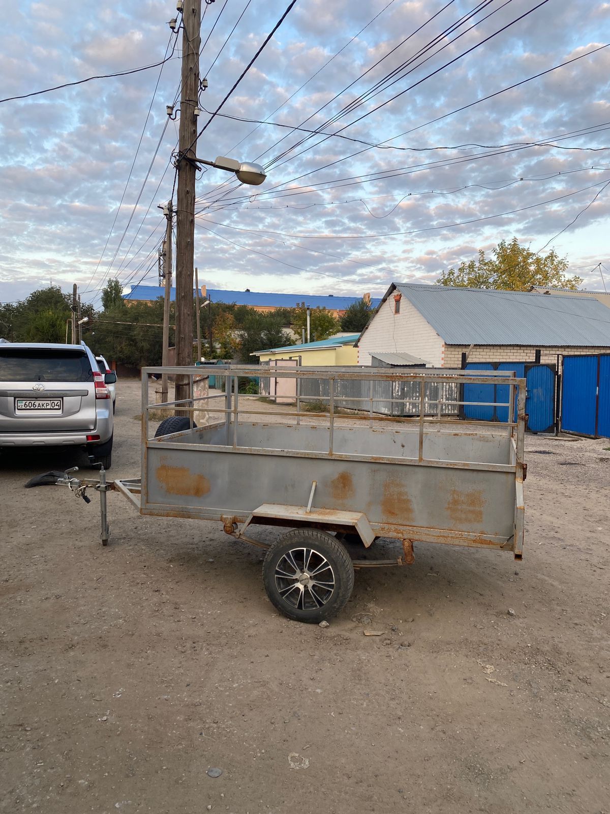Продам прицеп  дакумент есть
