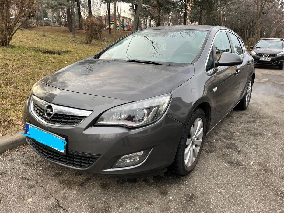 Vând Opel Astra J 2010