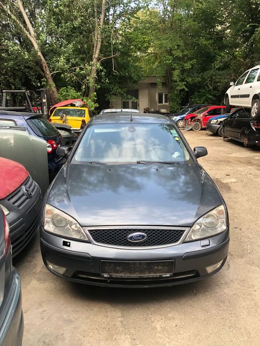 Far stanga/far dreapta Ford Mondeo MK3 2004 xenon