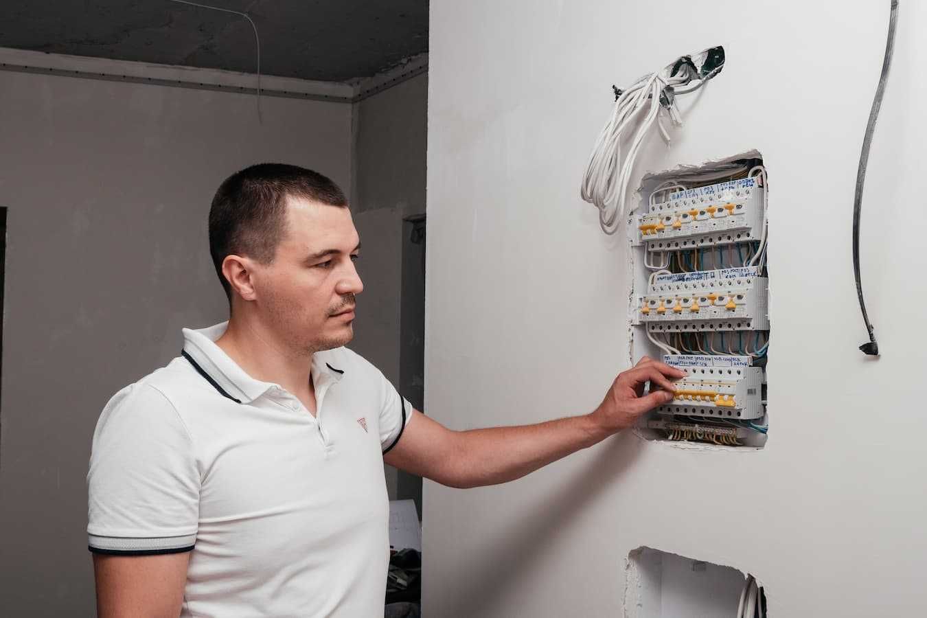 Электрик на дом недорого электромонтажные работы установка автоматов