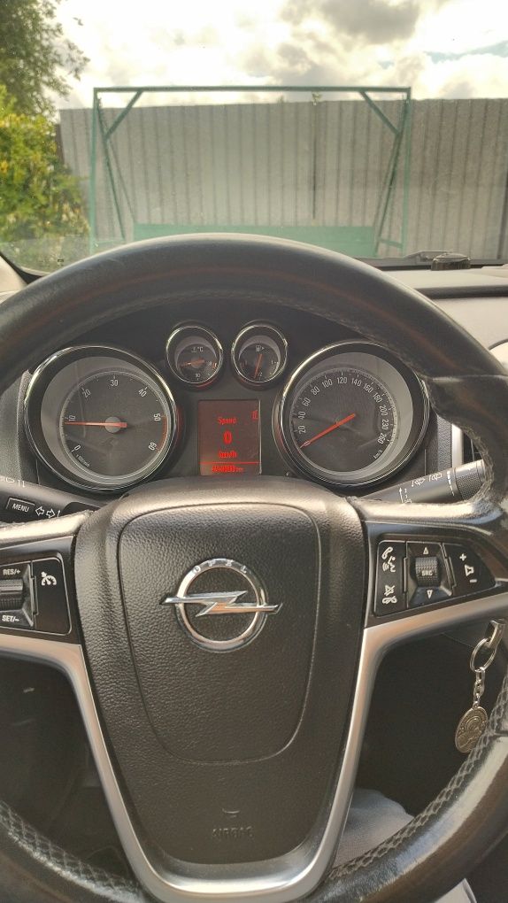 Opel Astra J 2.0 cdti 165 cp