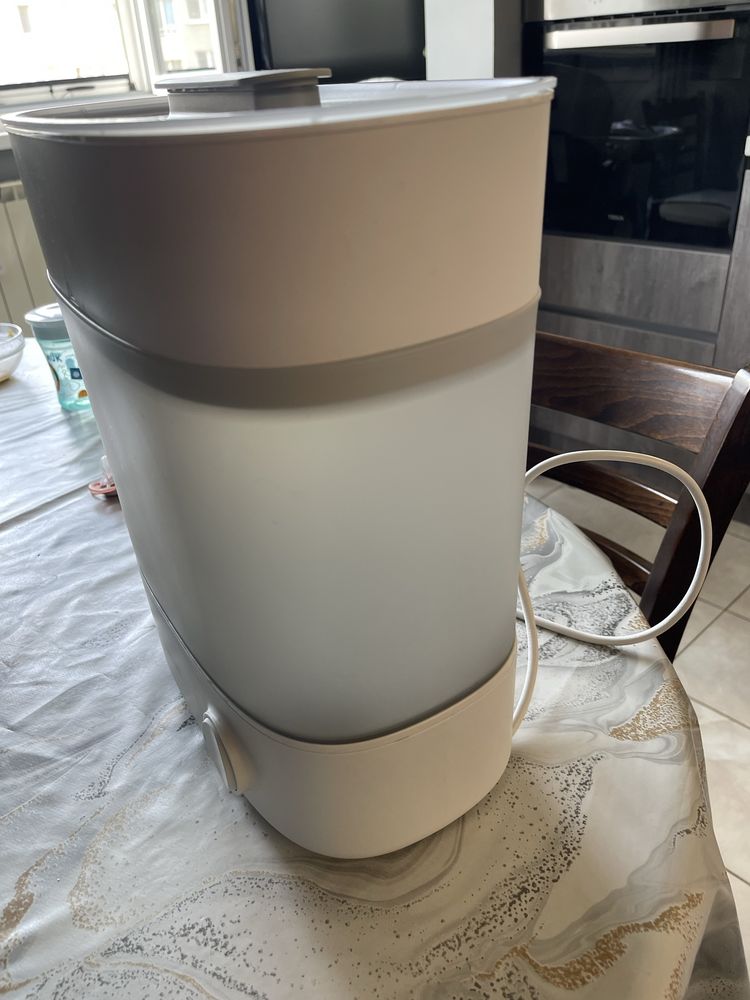 Продавам стерилизатор Philips Avent