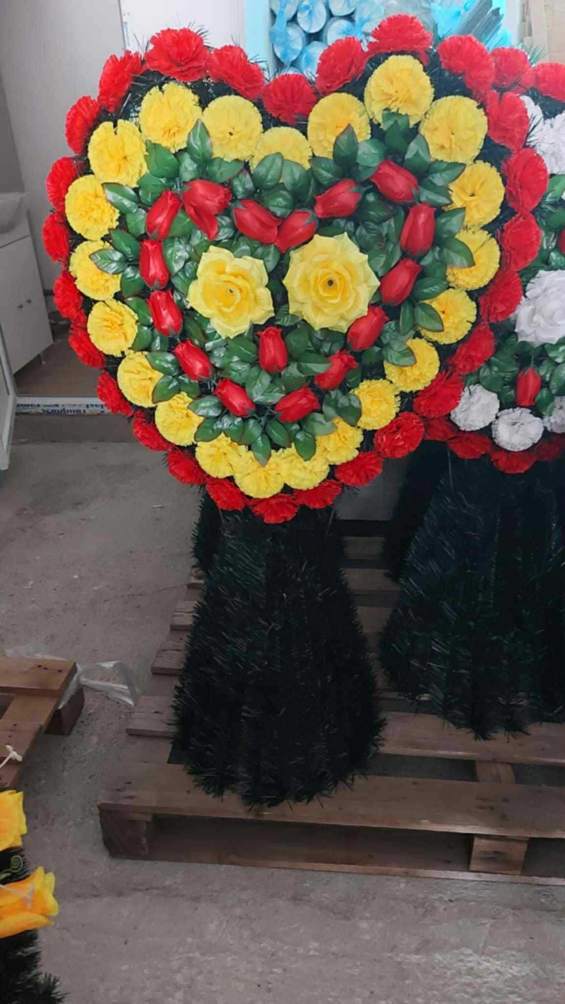 Vînd Coroane artificiale