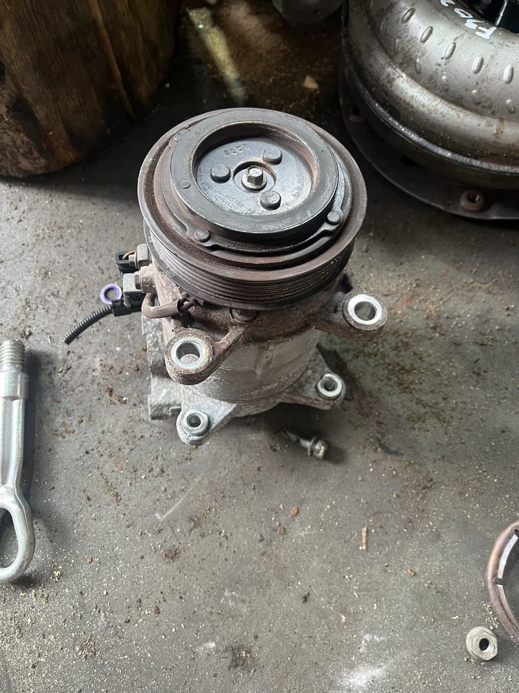Компресор климарик бмв ф46 218д 150 ( kompresor klimatik bmw f46 218d