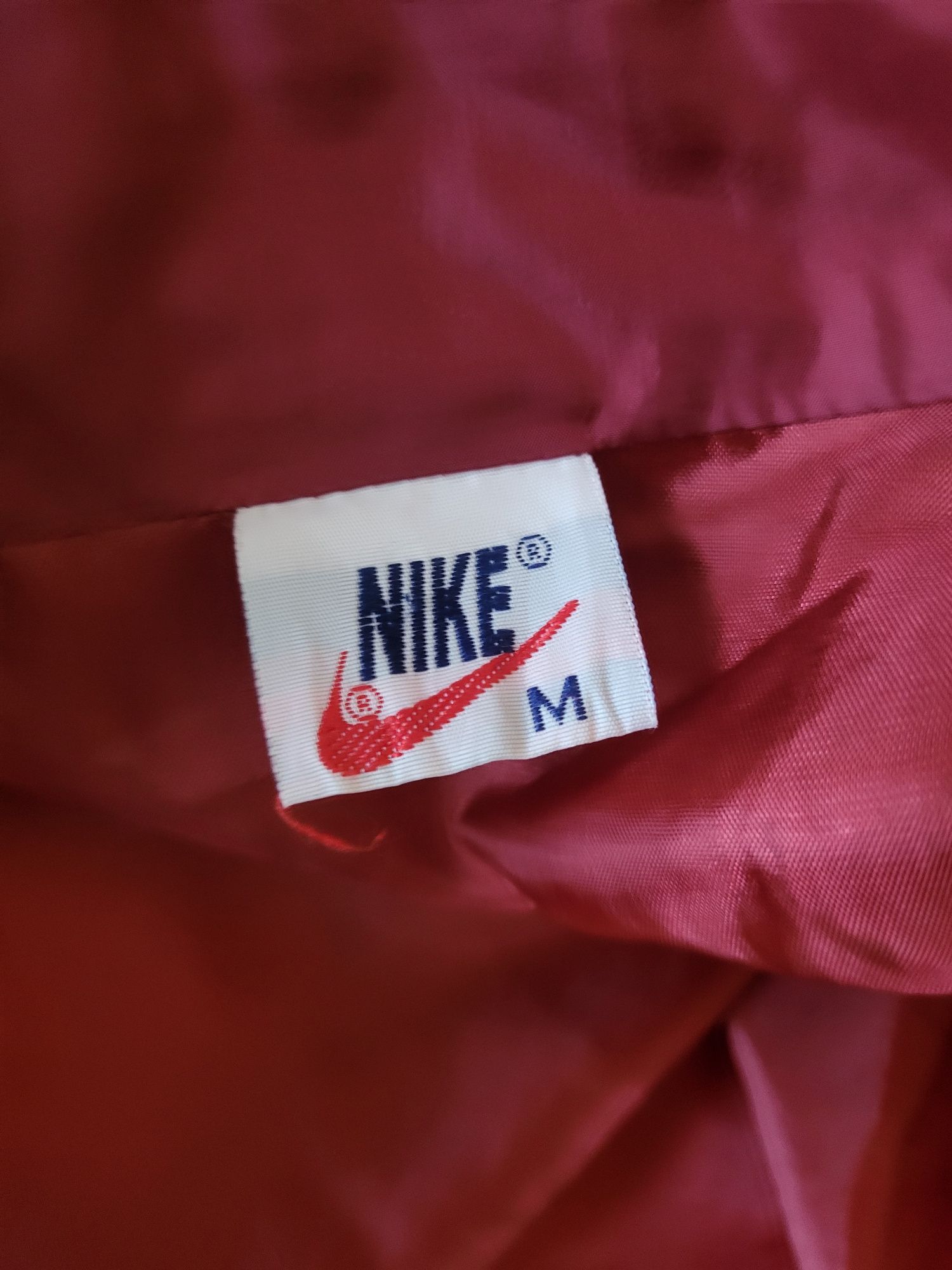 Червено яке на Nike M