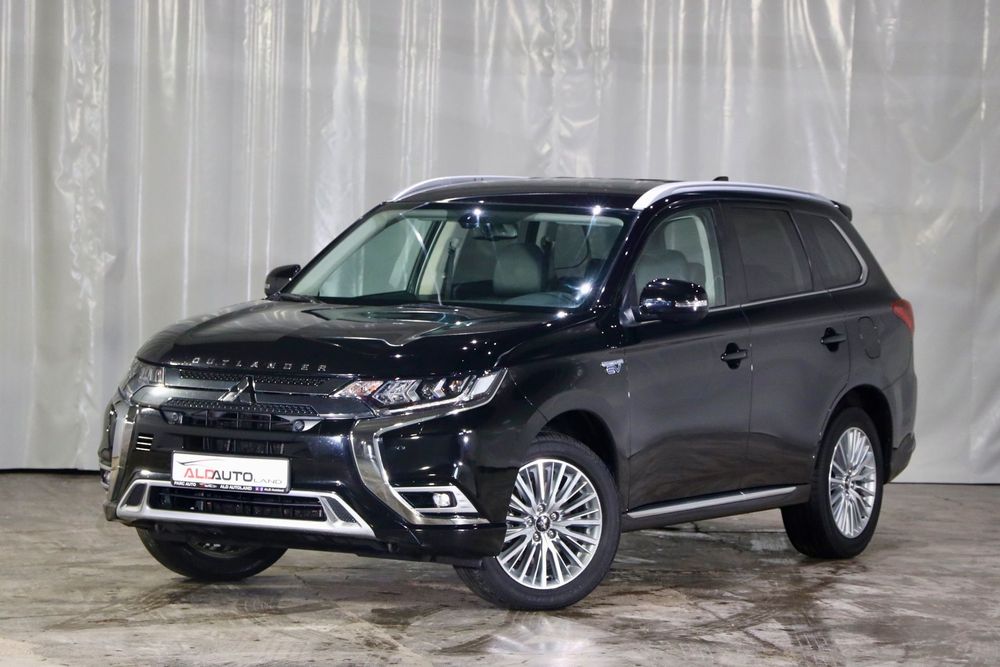 Mitsubishi Outlander PHEV * Navi * Camera spate * Senzori parcare * Incalzire scaune*Carlig