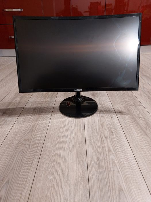Vand monitor Samsung C24F390FHU