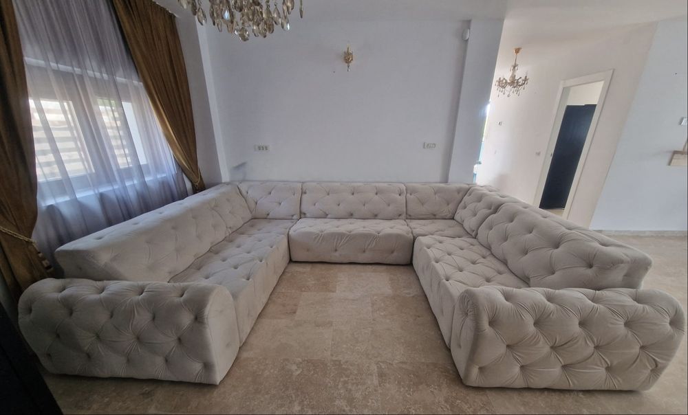 Canapea bej din catifea si lemn de pin pentru 8 pers. Candice Besolux