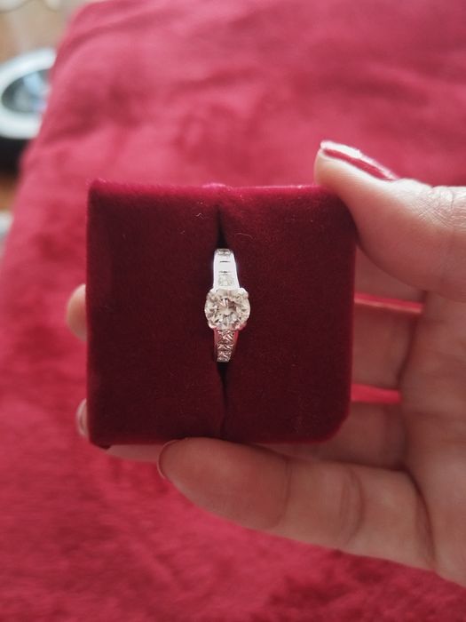 Vand inel cu diamant de 1.03ct ,culoare F claritate VVS1,.