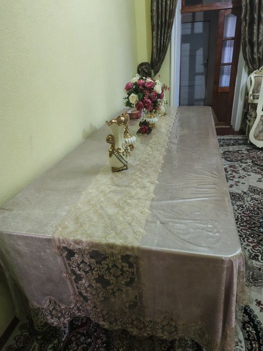 Срочно продам стол и стулья 12 штук