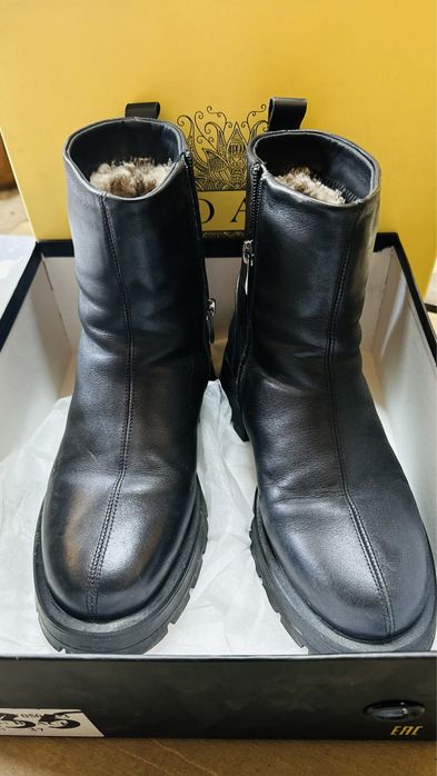 Продам бу зимную кожаную обувь женский