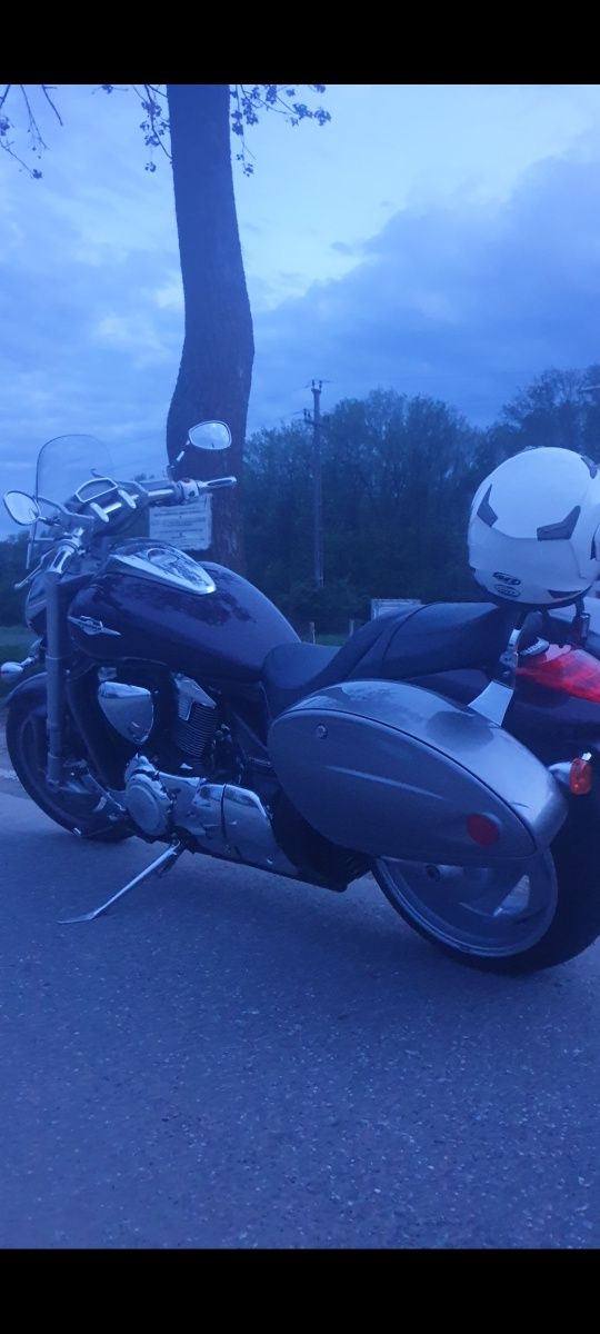 Coburi, spatar și parbriz Intruder 1800