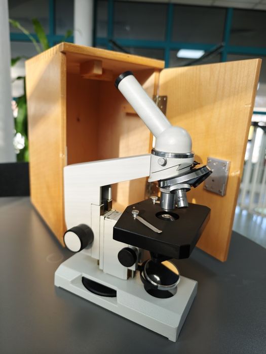Лабораторен микроскоп ЛОМО Биолам