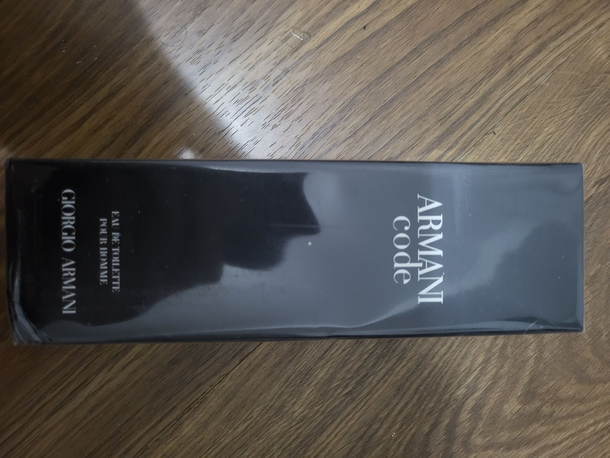 Vând Parfum Armani Code de 125 ml.