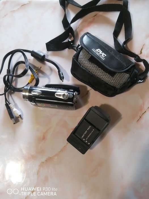 Цифровая видеокамера SONY V8