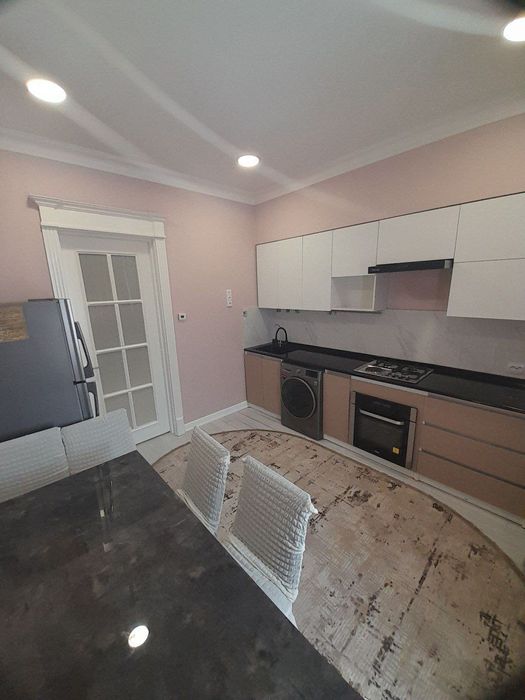 Юнсобод    О, Зокиров кучаси   Шахристон метро  5 минут