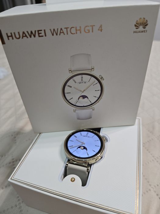 Часовник Huawei GT4