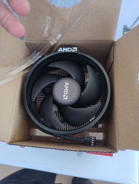 Cooler stock procesor AMD Socket AM4
