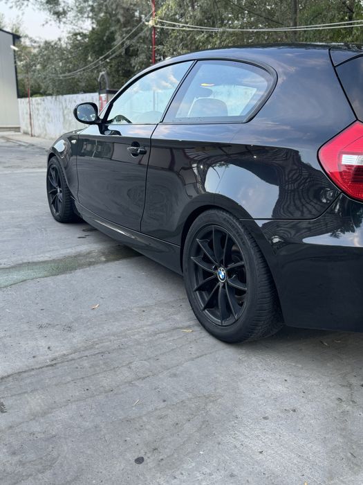 Vand bmw seria 1 , 2.0 d , 2010 , manuala 6+1
