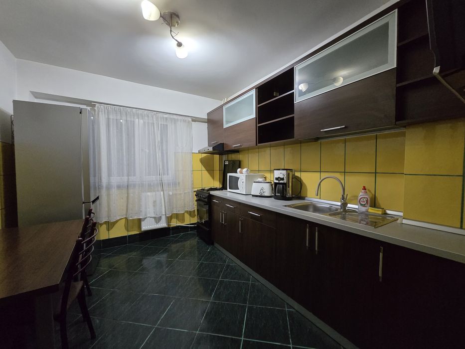 Inchiriez apartament 3 camere în regim hotelier Târg Crăciun Craiova