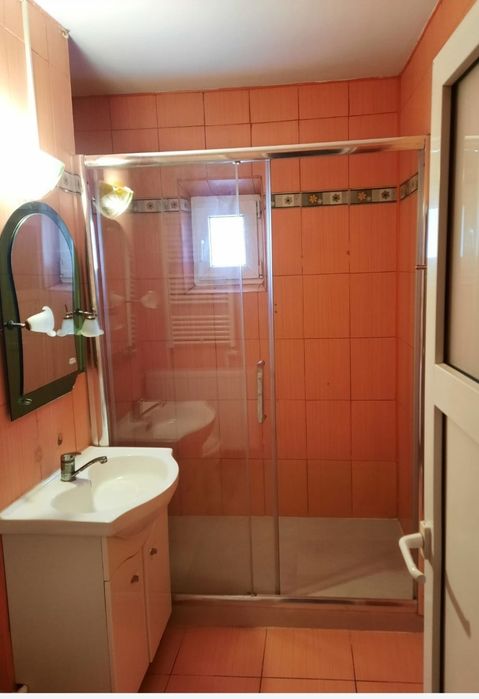 Închiriez apartament 2 camere central