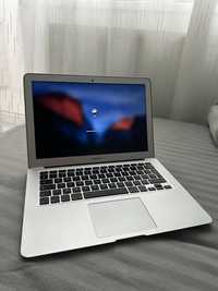 Vand sau schimb Macbook 2014 procesor i5 model A1466