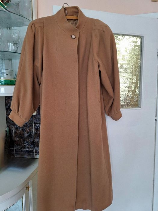 Продавам Дамско палто