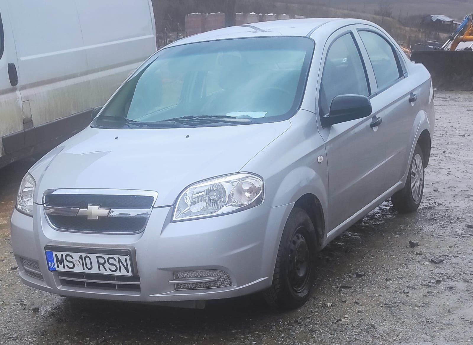 Vând Chevrolet aveo