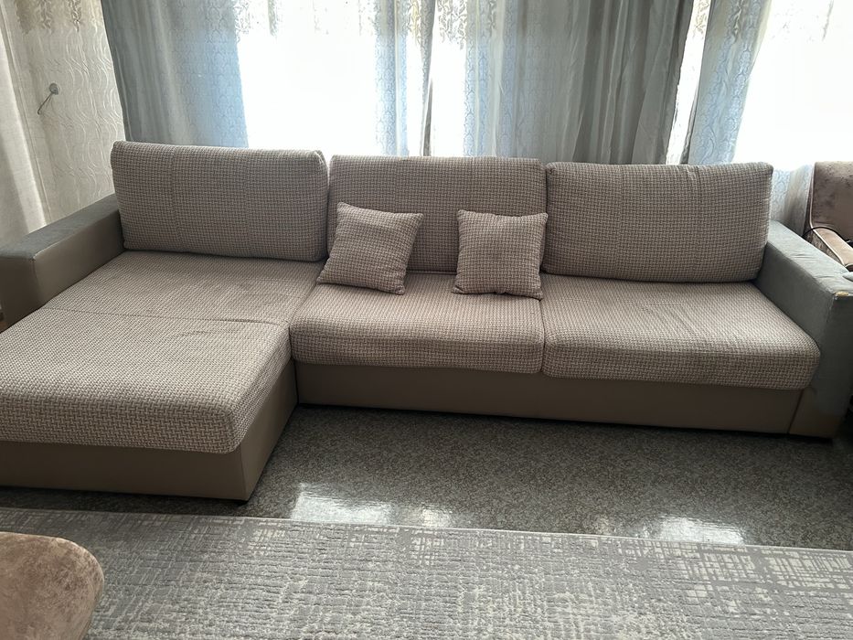 Угловой мягкий диван