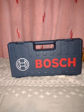 Bosch sabie nou în cutie