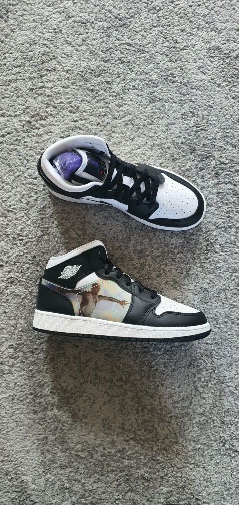 Nike Air Jordan 1 Mid Hologram