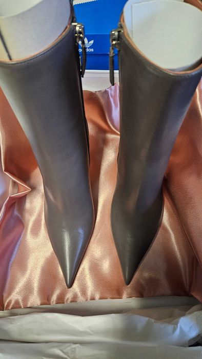 Cizme Amina Muaddi AMUD-WZ369 gri