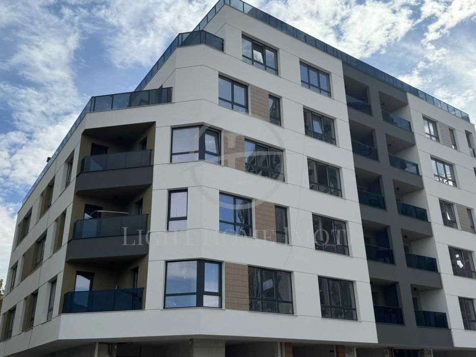 Продава се Тристаен апартамент в Пловдив, Христо Смирненски - 191 кв.м за 1060 €/кв.м - Снимка #1