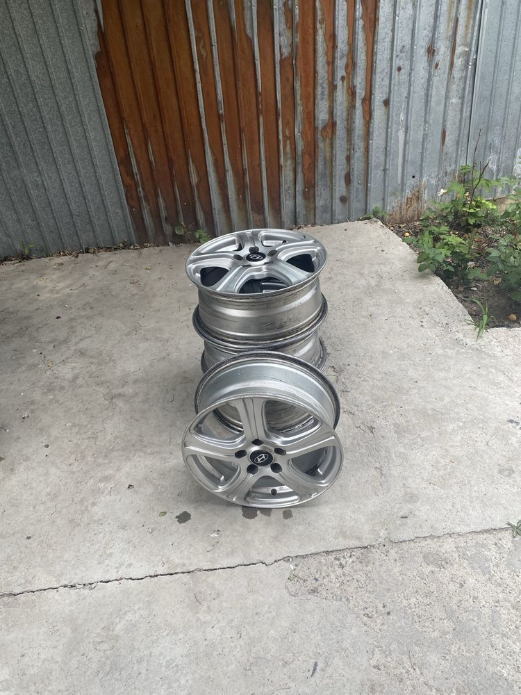 Продаю диски R16