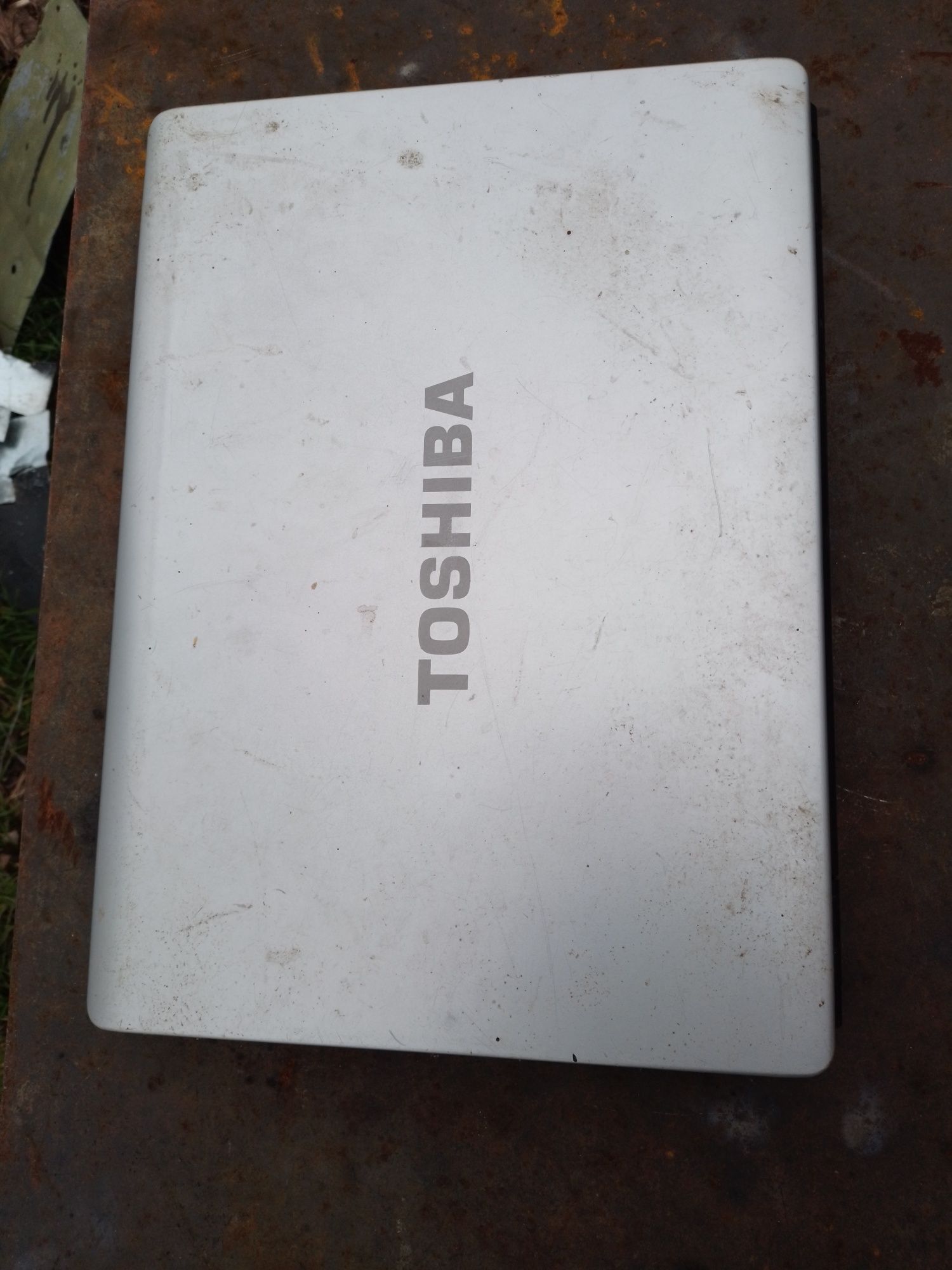 Laptop Toshiba Satellite L300-11G , defect pentru PIESE