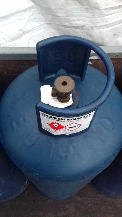 Туристически битови газови бутилки 60 L 25 kg сертификат стикер до2033