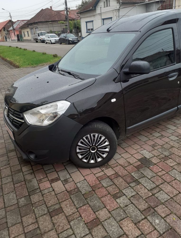 Vând dacia dokker