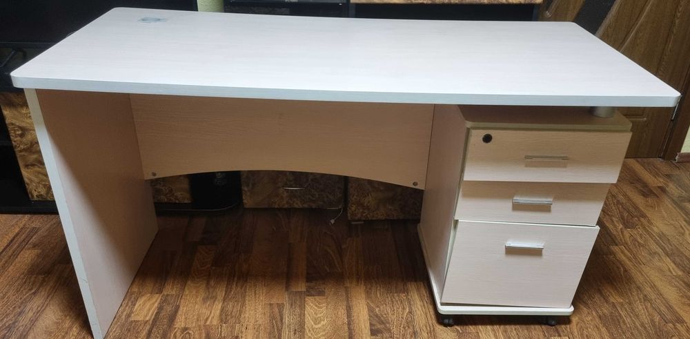 Birou de vânzare – stare foarte bună